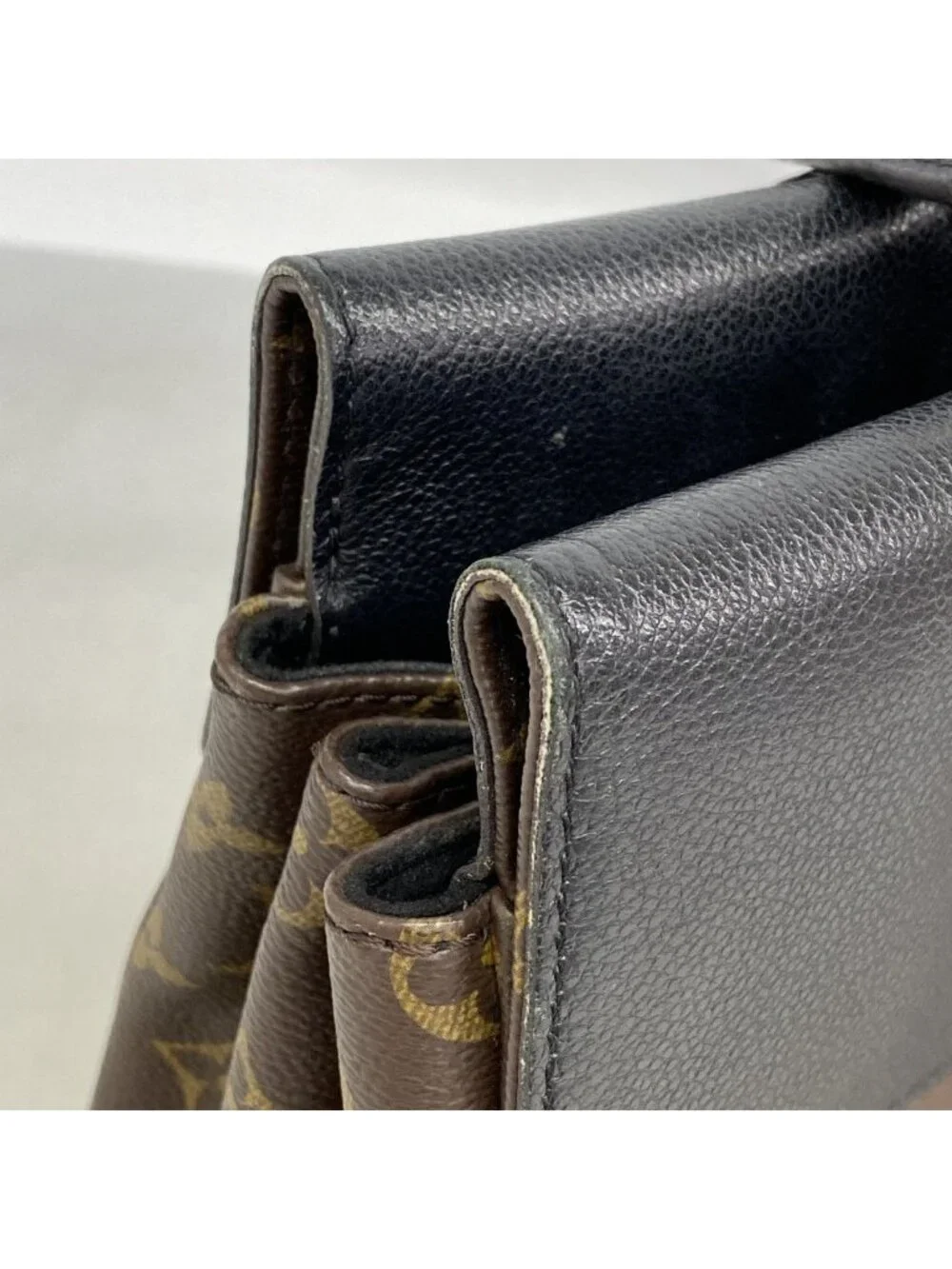 Louis Vuitton Handbag Monogram Venus Noir